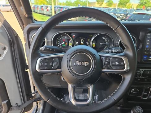 Used 2022 Jeep Wrangler Unlimited Sahara w/ Safety Group image 27