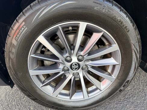 Used 2019 Toyota Highlander XLE image 46