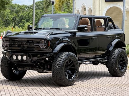 Used 2025 Ford Bronco Outer Banks AWD/4WD image 3