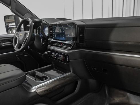 Used 2025 Chevrolet Silverado 2500 LTZ w/ LTZ Premium Texas Edition image 13