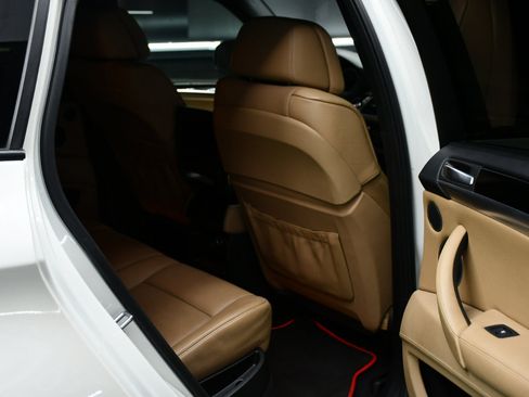 Used 2014 BMW X6 M image 37