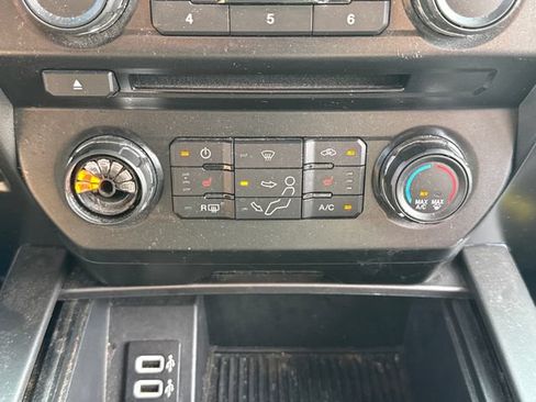 Used 2018 Ford F250 XLT w/ XLT Premium Package AWD/4WD image 31