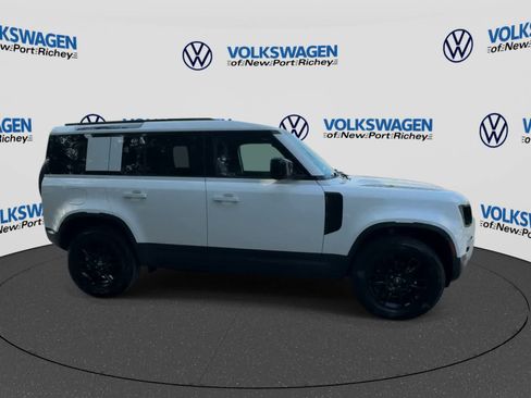 Used 2025 Land Rover Defender 110 S AWD/4WD image 9