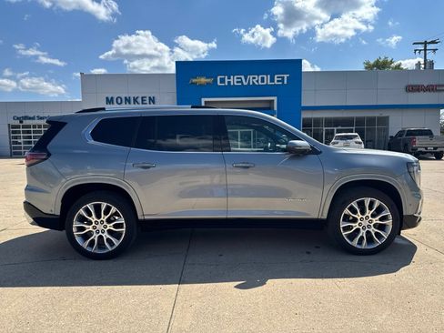 Used 2024 GMC Acadia Denali w/ Super Cruise Package FWD image 2