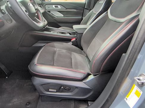 Used 2025 Ford Explorer ST RWD image 14