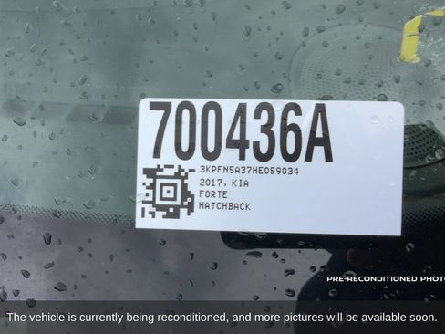Used 2017 Kia Forte SX FWD image 19