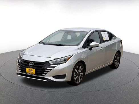 Used 2025 Nissan Versa SV FWD image 7