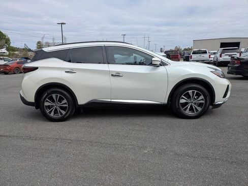 Used 2024 Nissan Murano SV AWD/4WD image 3