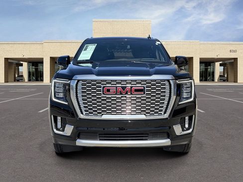 Used 2023 GMC Yukon XL Denali AWD/4WD image 2