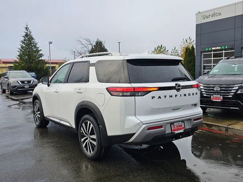 New 2025 Nissan Pathfinder Platinum image 7