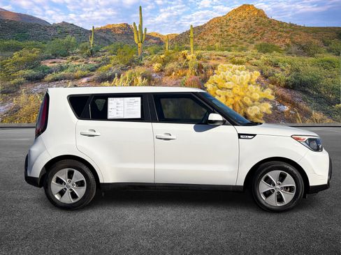 Used 2015 Kia Soul image 3