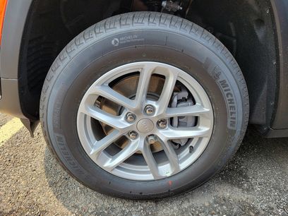 New 2023 Jeep Grand Cherokee L Laredo