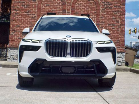 Used 2024 BMW X7 xDrive40i w/ M Sport Package AWD/4WD image 2