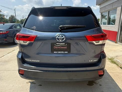 Used 2017 Toyota Highlander Plus AWD/4WD image 8
