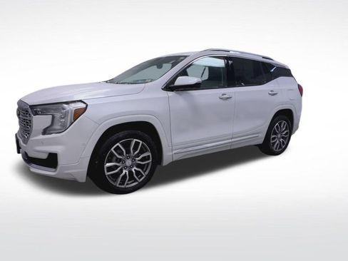 Used 2023 GMC Terrain Denali w/ Denali Premium Package image 4