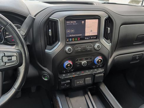 Used 2022 GMC Sierra 3500 Denali w/ Denali Ultimate Package AWD/4WD image 23