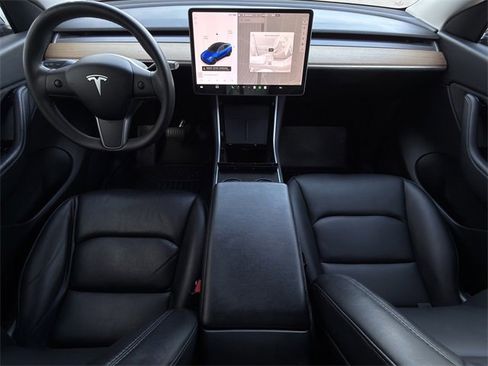 Used 2020 Tesla Model Y Long Range image 10