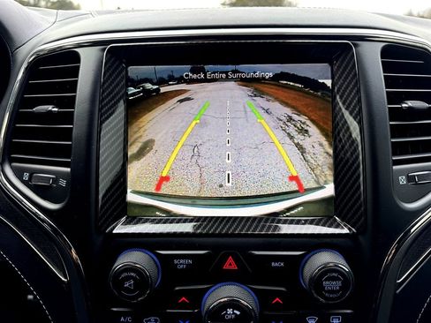 Used 2017 Jeep Grand Cherokee SRT image 28