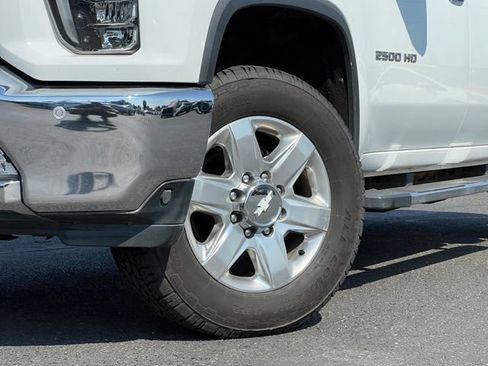 Used 2020 Chevrolet Silverado 2500 LTZ AWD/4WD image 2