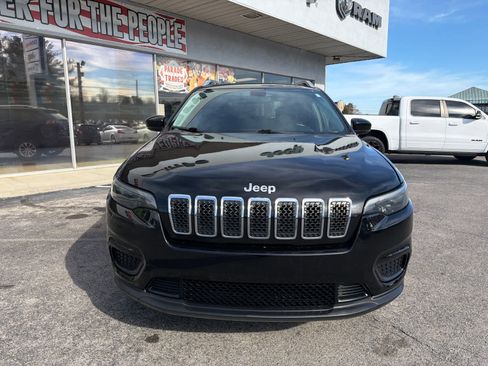 Used 2020 Jeep Cherokee Latitude w/ Cold Weather Group image 4