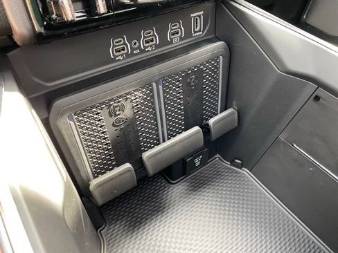 New 2026 RAM 1500 Laramie w/ Night Edition AWD/4WD image 44