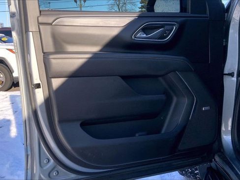 Used 2023 GMC Yukon XL SLT image 23