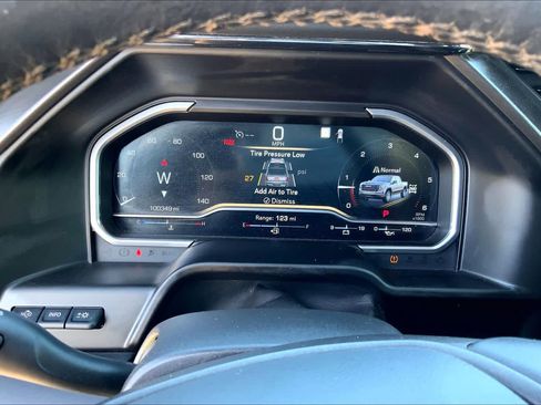 Used 2022 GMC Sierra 1500 AT4 w/ AT4 Premium Package AWD/4WD image 24