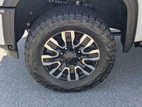 Used 2024 GMC Sierra 2500 Denali Ultimate image 12