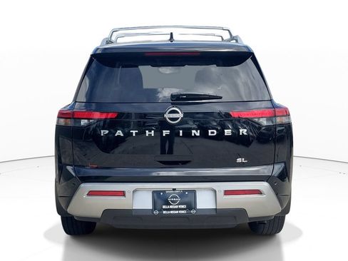 Used 2024 Nissan Pathfinder SL w/ Cargo Package FWD image 4