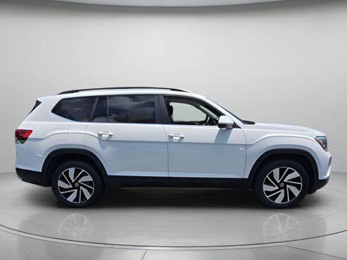 Certified 2024 Volkswagen Atlas SE FWD image 5