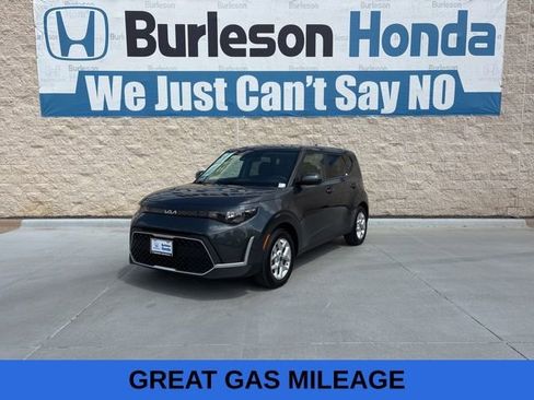 Used 2025 Kia Soul LX w/ LX Technology Package FWD image 1