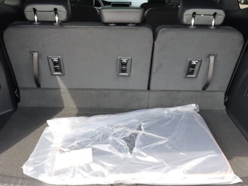 New 2026 GMC Acadia AT4 w/ Luxury Package AWD/4WD image 15
