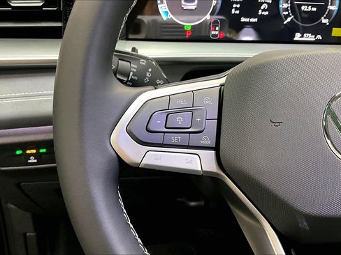 New 2026 Volkswagen Tiguan SE image 17