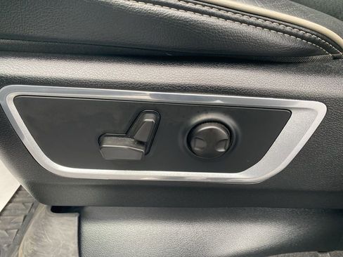 Used 2022 RAM 1500 Laramie image 12