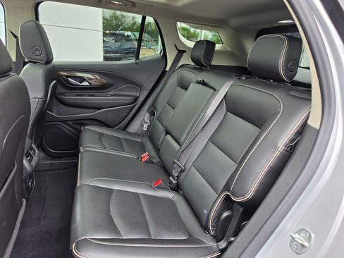 Used 2020 GMC Terrain Denali w/ Denali Premium Package FWD image 11