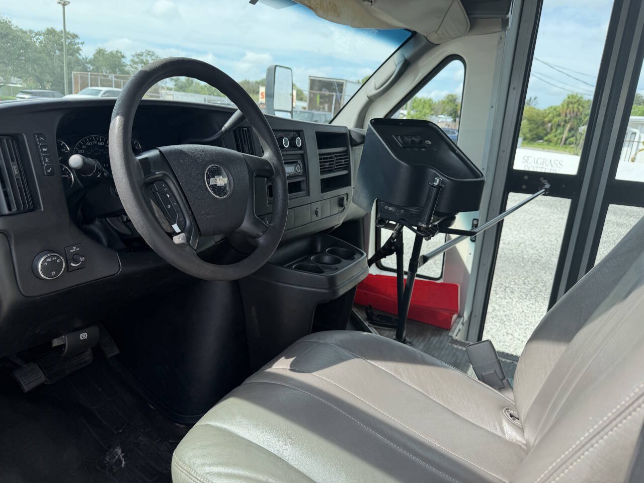 Used 2008 Chevrolet Express 3500 w/ School Bus Package RWD image 9