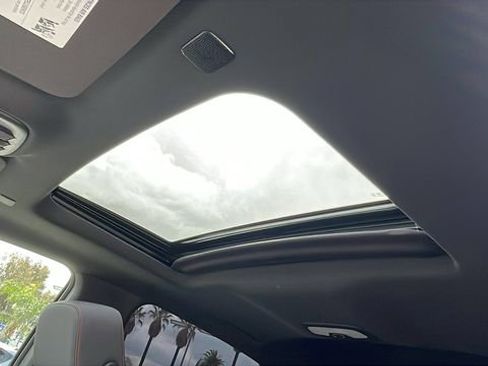 Used 2024 Chevrolet Colorado Z71 w/ Z71 Convenience Package 2 image 30