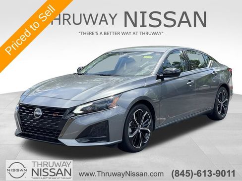 Certified 2025 Nissan Altima 2.5 SR AWD/4WD image 1