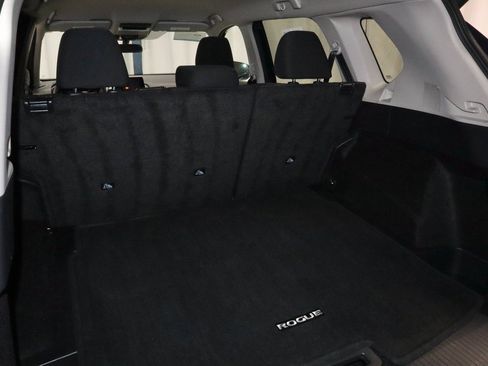 Certified 2025 Nissan Rogue SV image 19