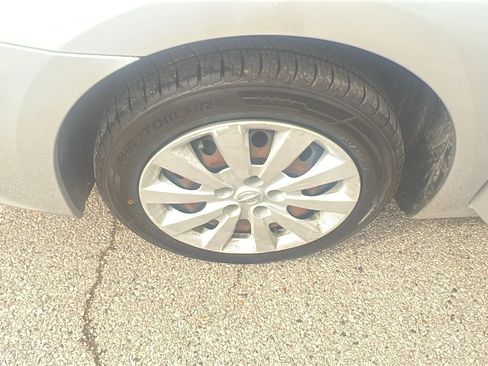 Used 2018 Nissan Sentra S FWD image 31