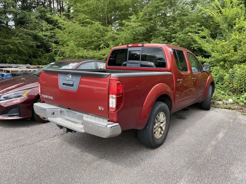 Used 2015 Nissan Frontier SV RWD image 3