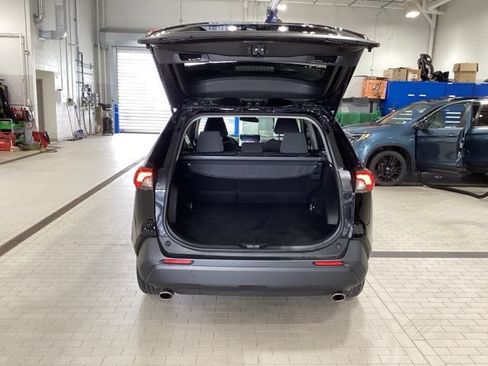 Used 2025 Toyota RAV4 XLE AWD/4WD image 14