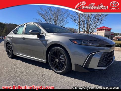 New 2026 Toyota Camry SE image 1