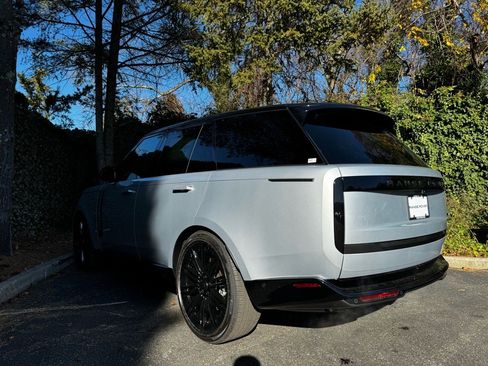 New 2025 Land Rover Range Rover SE image 5