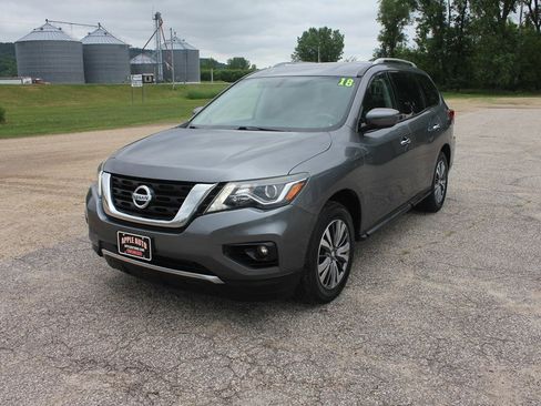 Used 2018 Nissan Pathfinder SV w/ SV Tech Package AWD/4WD image 1
