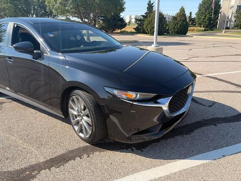Used 2022 MAZDA MAZDA3 s FWD image 3