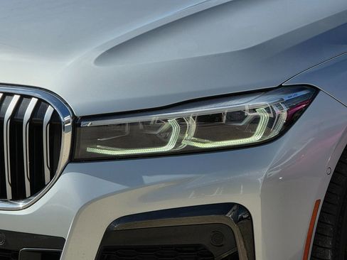 Used 2020 BMW 750i xDrive w/ M Sport Package image 7