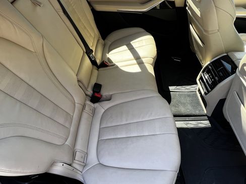 Used 2021 BMW X7 M50i AWD/4WD image 40