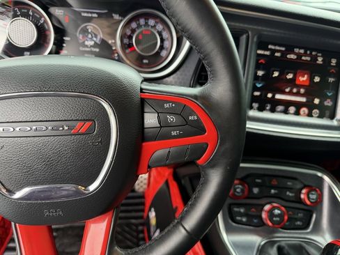 Used 2016 Dodge Challenger R/T Scat Pack w/ Leather Interior Group image 19