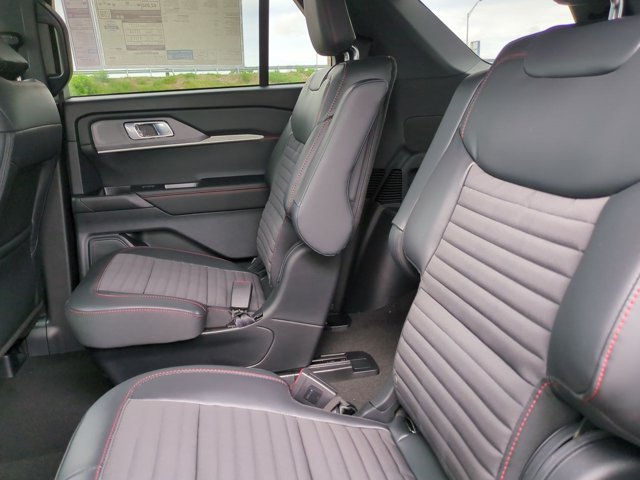 New 2026 Ford Explorer ST-Line w/ ST-Line Street Pack RWD image 14